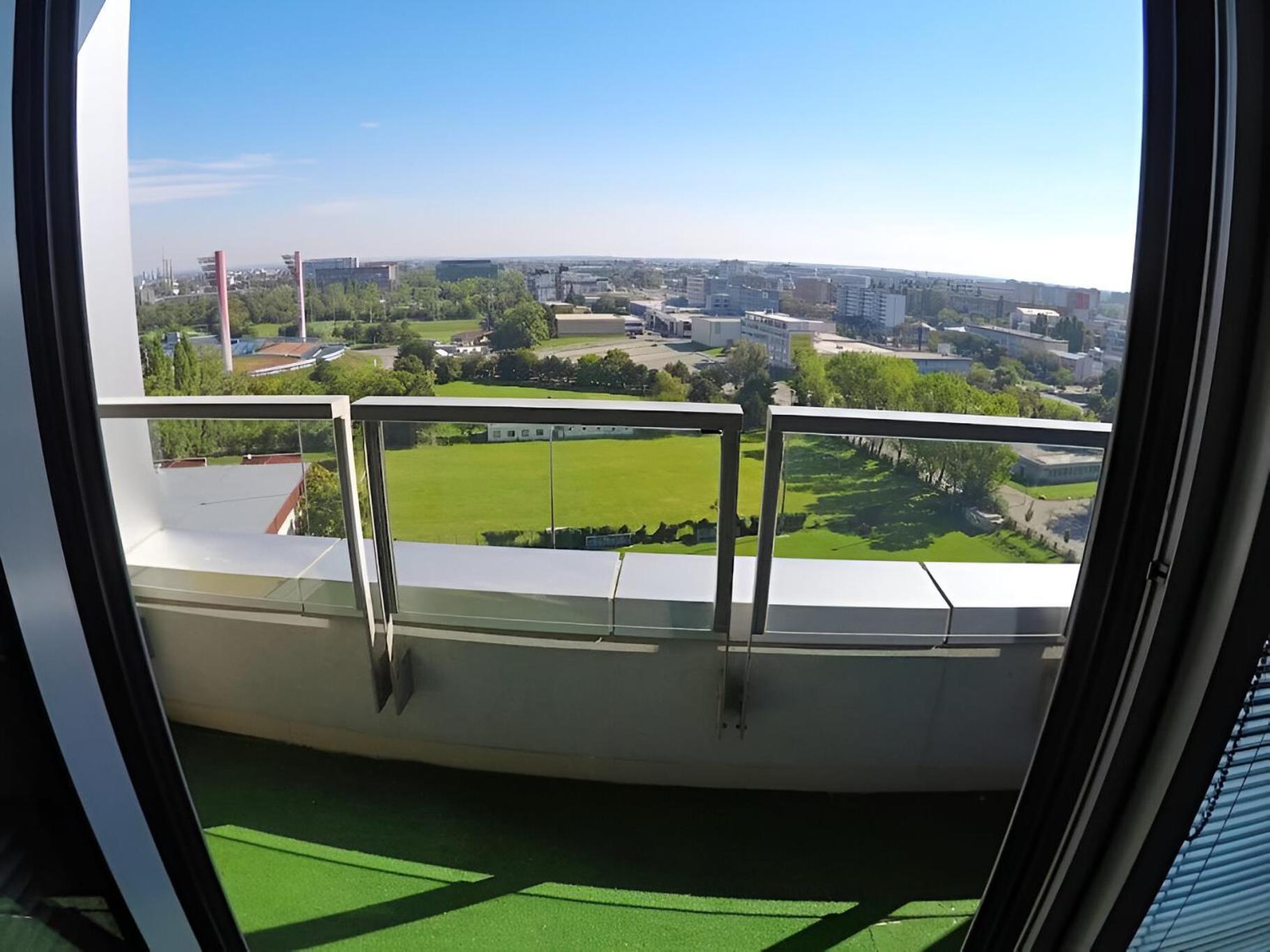 Sunny Free Parking Beauty Balcony View, 3 Towers Residence Bratislava Exterior foto